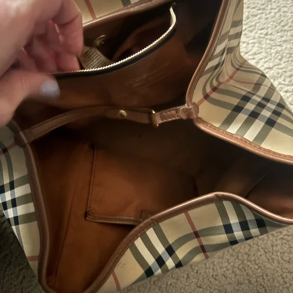 Burberry Tan and Red Check Shoulder Bag - Picture 3 of 9